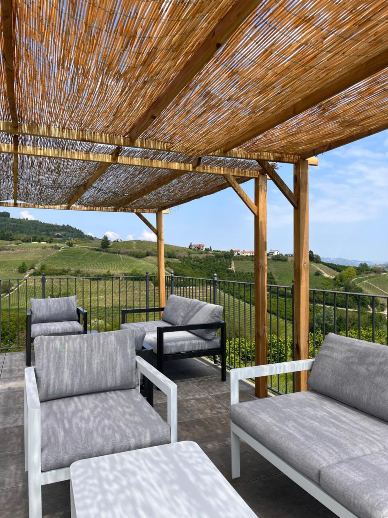 Le Cornici - Cascina Di Charme Hotel Diano d'Alba Exterior photo